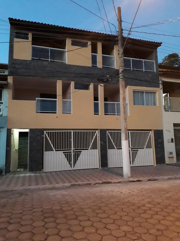 Santa Helena Pousada Cachoeira Paulista Buitenkant foto